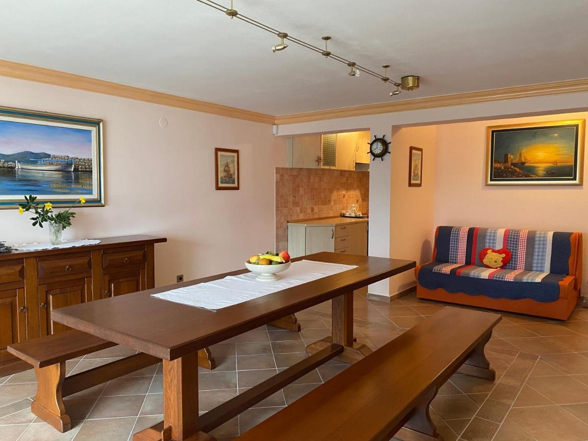 Apartment L'Odore Del Mare Dolac Exterior photo